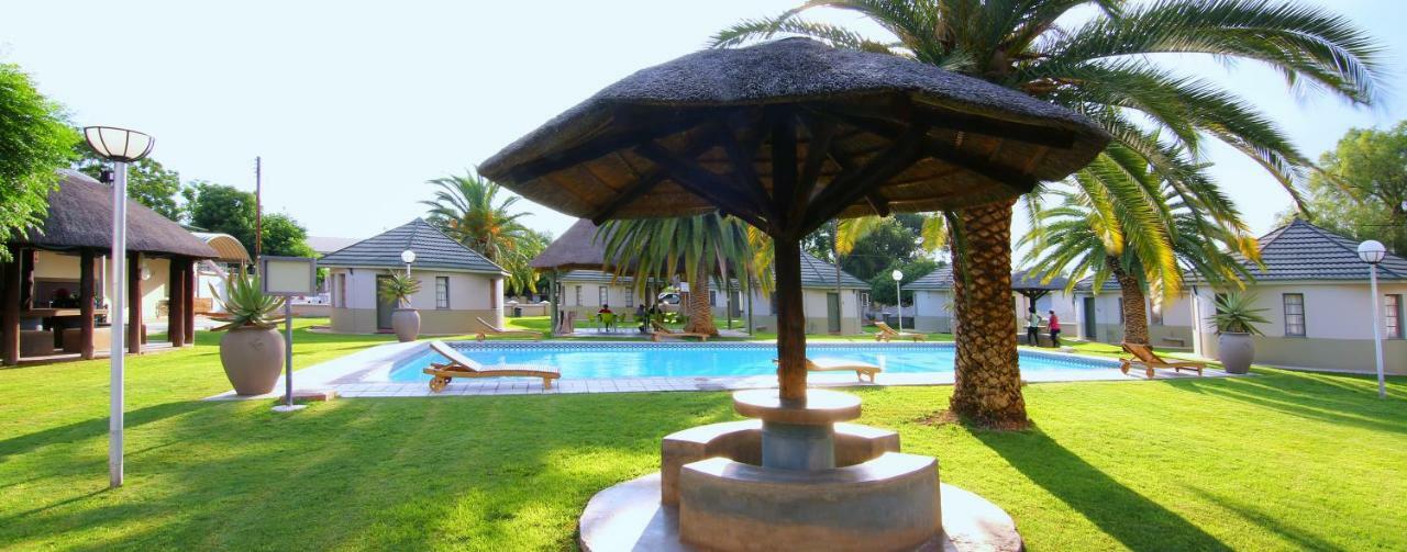 Kalahari Arms Hotel Khemsbok Kültér fotó